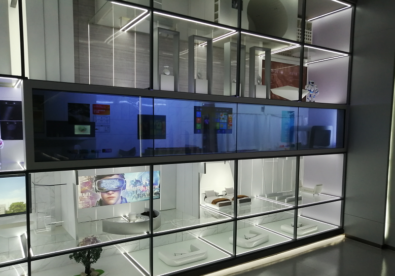 43寸1x4透明液晶拼接屏-蘇寧總部