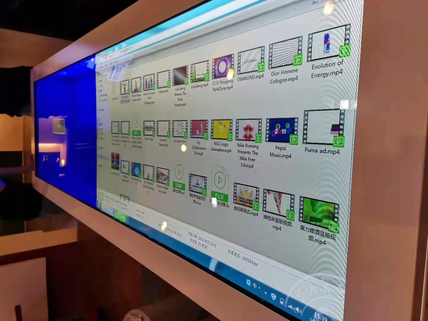 55寸臥式1X2透明顯示屏拼接-上海師范大學