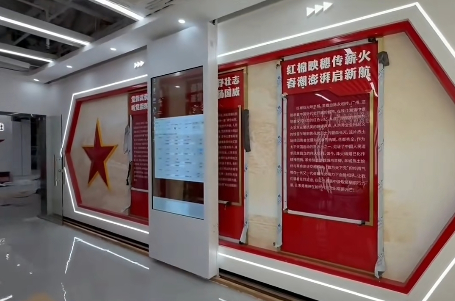 77寸oled透明滑軌屏